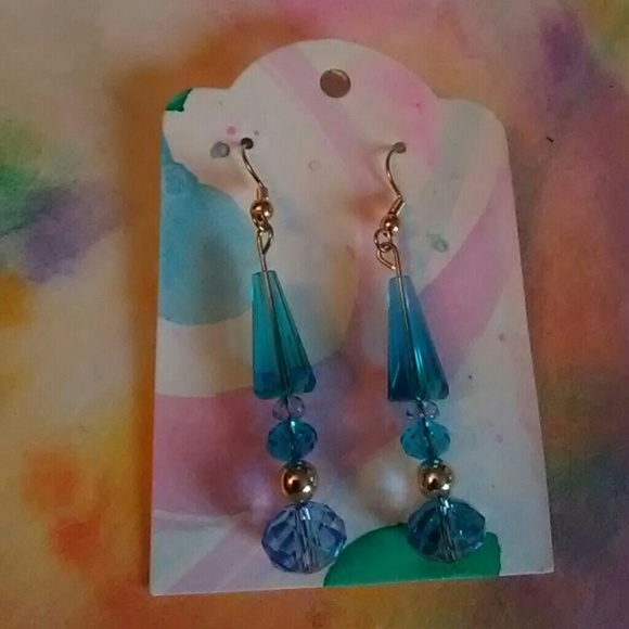 earrings - Picture 5 of 8